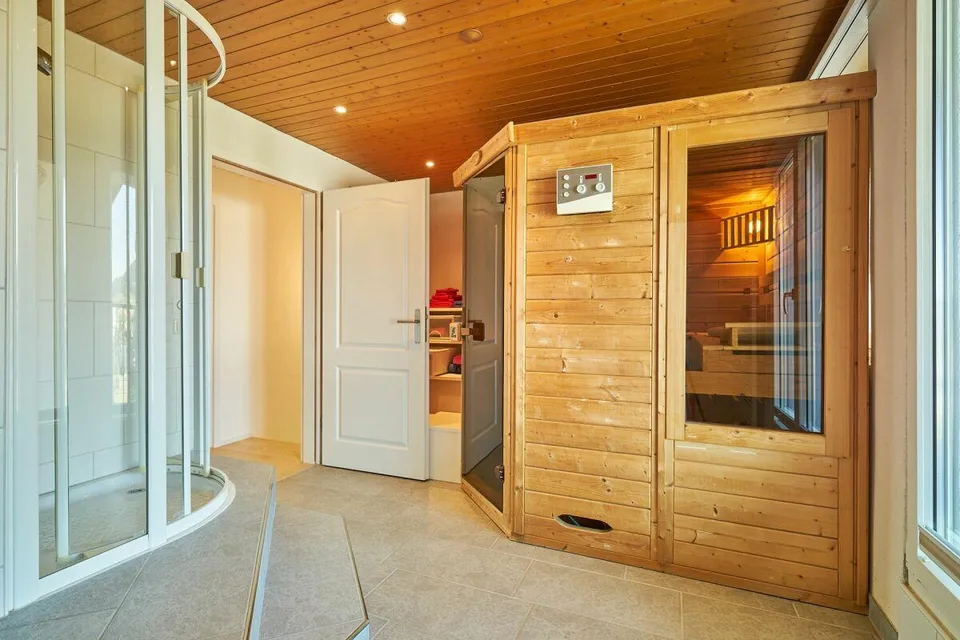 8.5-Zimmer-Einfamilienhaus mit Studio für Home-Office oder stilles ... – foto 12 di 15