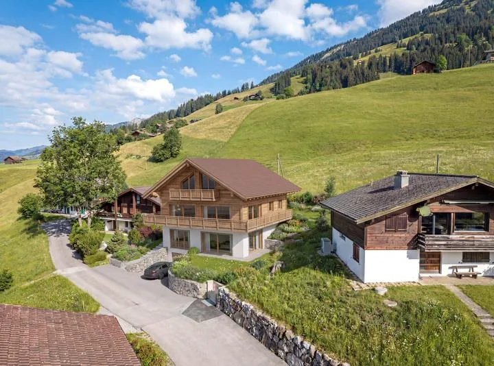 SONNIG GELEGEN AN DER LENK - 747 m² BAULAND MIT TRAUMHAFTEM BERGPAN...