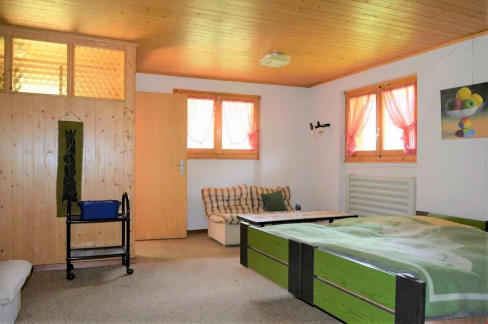 Renovationsbedürftiges Chalet bei Staldenried in herrlicher Umgebung