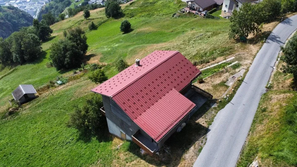 Grosszügiges Ökonomiegebäude im Safrandorf Mund – foto 12 di 13