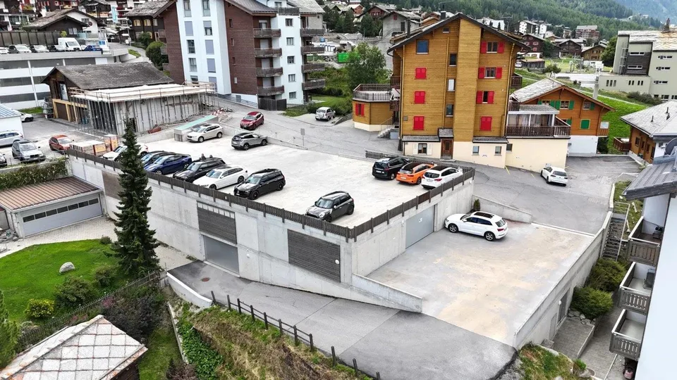 Premium-Parking im Dorfzentrum von Grächen