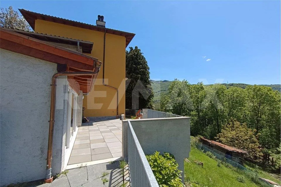 DA VENDERE: Casa indipendente con vista panoramica a Colla