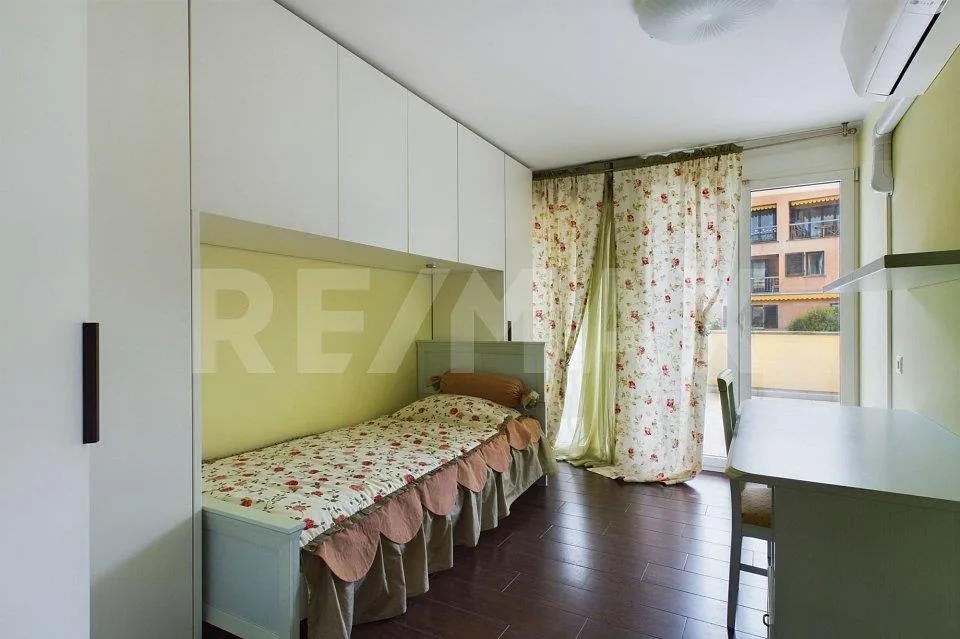 Appartamento di 4½ locali con vista da sogno e giardino privato – Foto 11 von 13