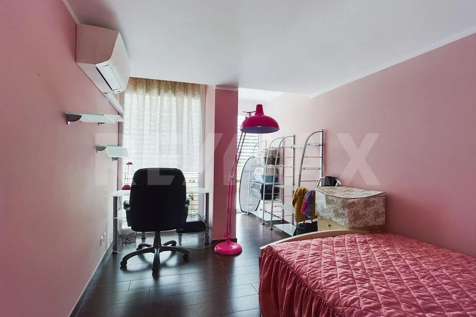 Appartamento di 4½ locali con vista da sogno e giardino privato – Foto 12 von 13
