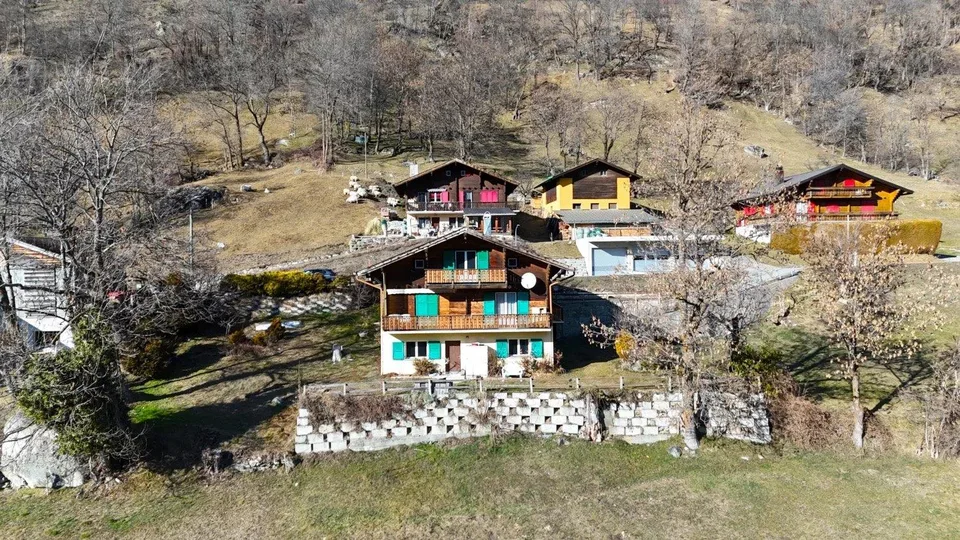 Geräumiges Wohnhaus mit sonnigem Garten oberhalb Naters