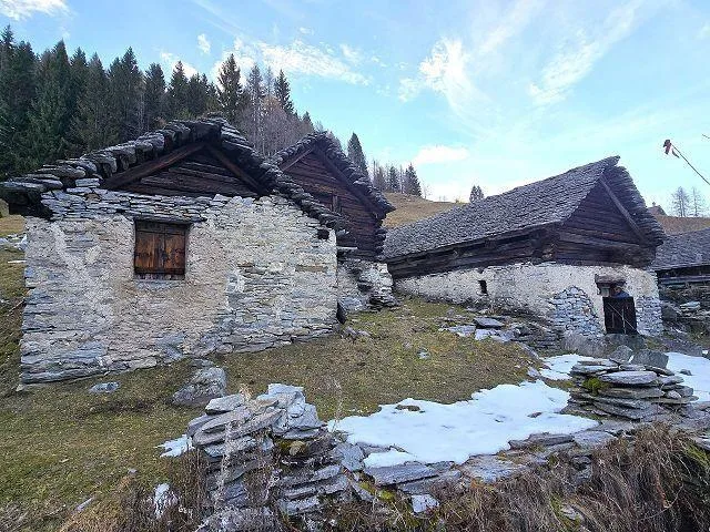 3 Rustici zum Ausbauen an sehr sonniger, ruhiger Aussichtslage / 3 ... – photo 7 of 29