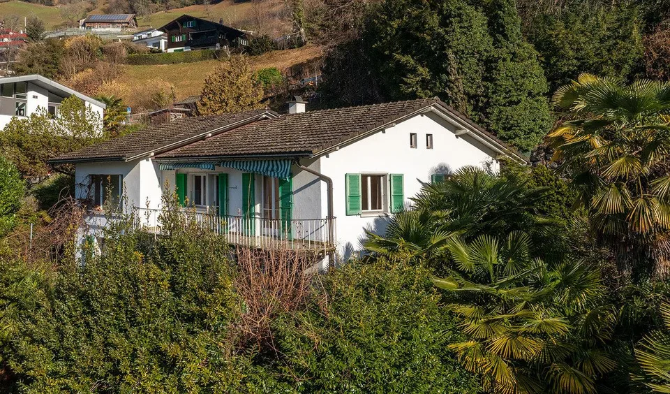 Terreno d'investimento con nuova costruzione approvata e potenziale di espansione