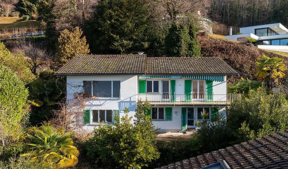 Terreno d'investimento con nuova costruzione approvata e potenziale di espansione
