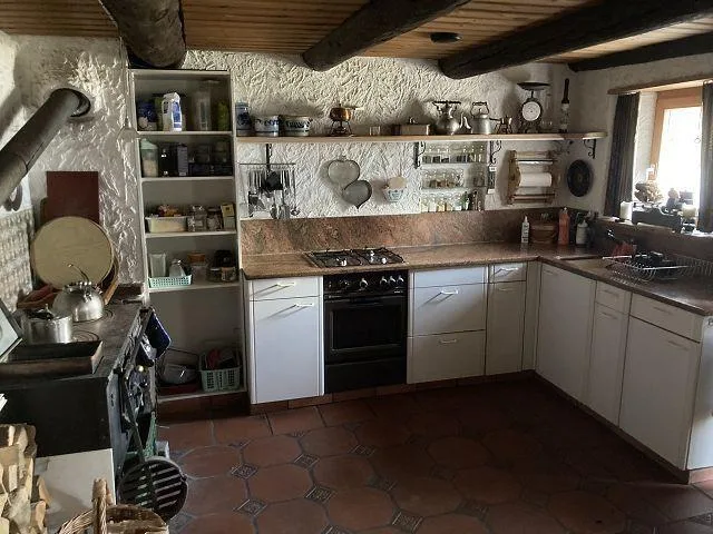 3 1/2-Zimmer-Rustico mit Garten und Stall zum Ausbauen mit 15000 m2... – Foto 9 von 25