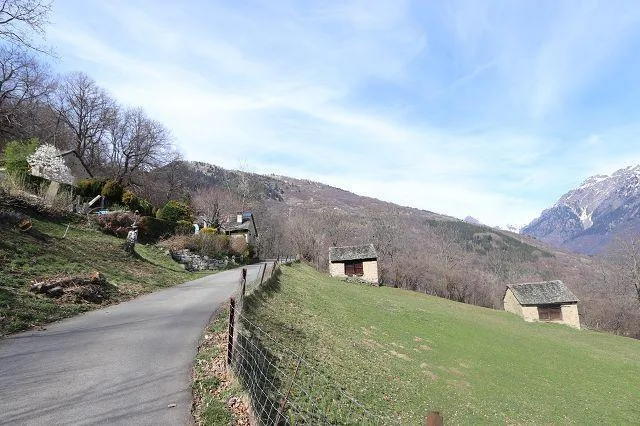 3 1/2-Zimmer-Rustico mit Garten und Stall zum Ausbauen mit 15000 m2... – Foto 18 von 25