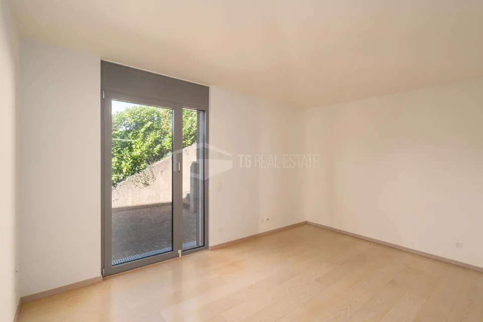 VILLA CON PISCINA E VISTA LAGO