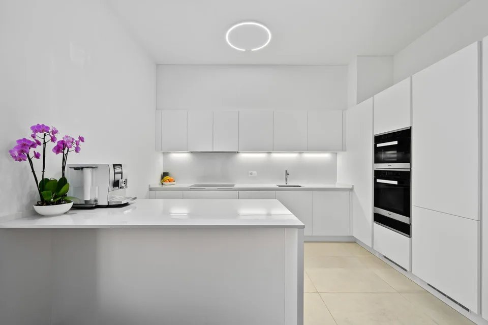 DESIGN E RAFFINATEZZA CON VISTA LAGO A PARADISO