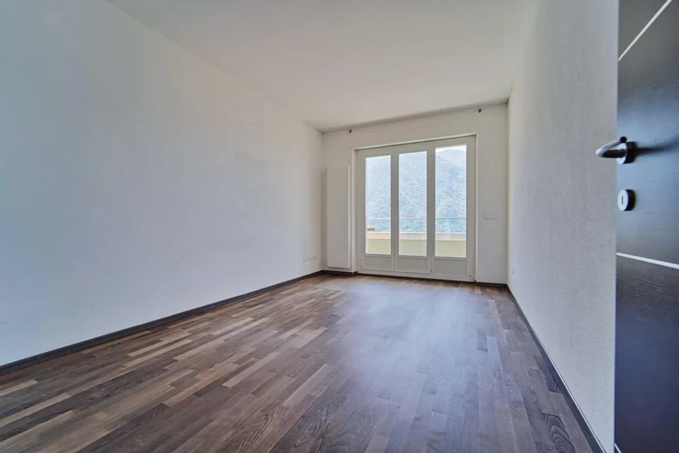 ACCOGLIENTE APPARTAMENTO A CASTAGNOLA CON SPLENDIDA VISTA LAGO
