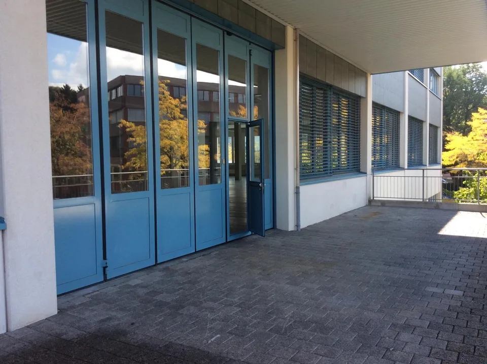 ATTRAKTIVE GEWERBEFLÄCHE MIT BESTEHENDEN MIETER-INVESTITIONSGELEGEN...