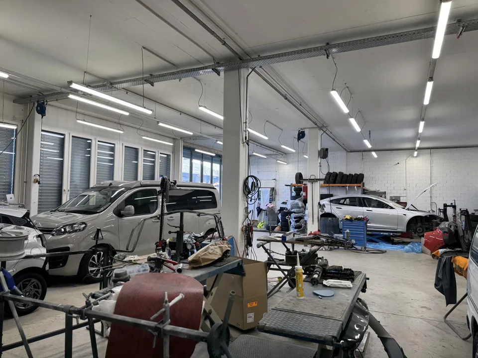 ATTRAKTIVE GEWERBEFLÄCHE MIT BESTEHENDEN MIETER-INVESTITIONSGELEGEN... – foto 7 di 14