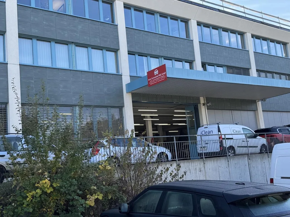 ATTRAKTIVE GEWERBEFLÄCHE MIT BESTEHENDEN MIETER-INVESTITIONSGELEGEN...
