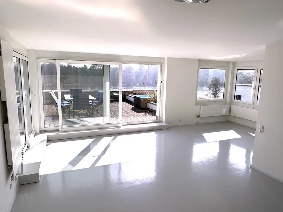 TERRASSENWOHNUNG MIT FANTASTISCHER RHEINSICHT