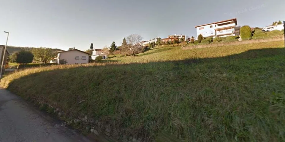 BALERNA: TERRENO EDIFICABILE IN CENTRO PAESE