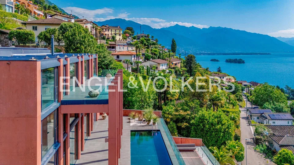 Luxusvilla mit atemberaubendem Seeblick (28)
