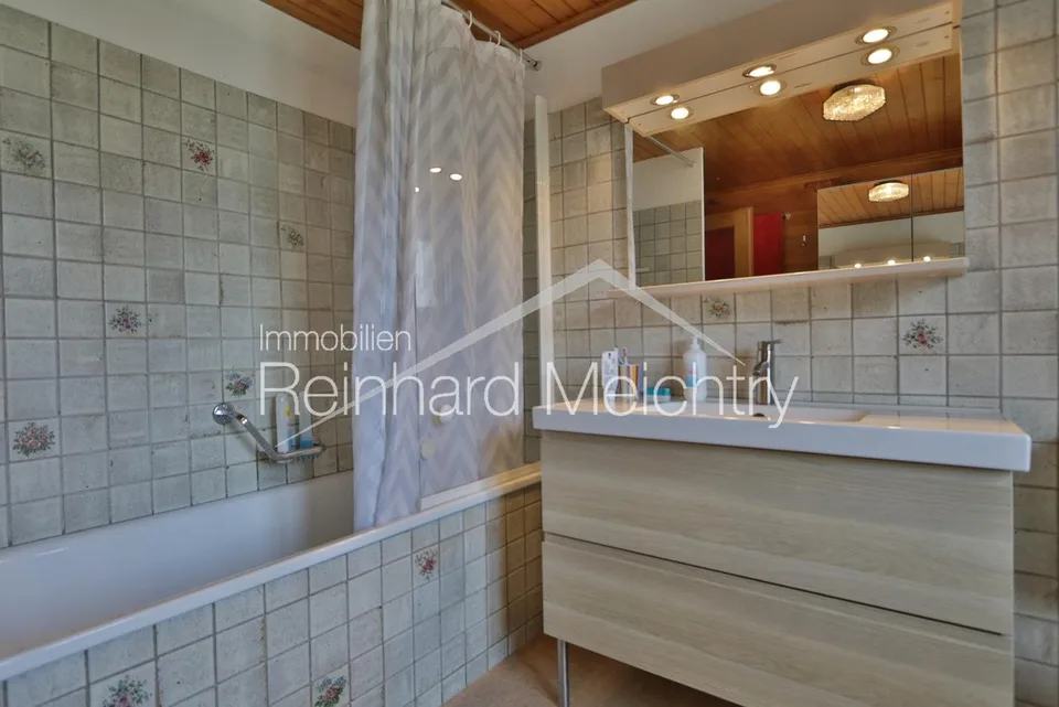 Grosszügiges Wohnhaus mit viel Umschwung und Top Aussicht – photo 22 sur 30