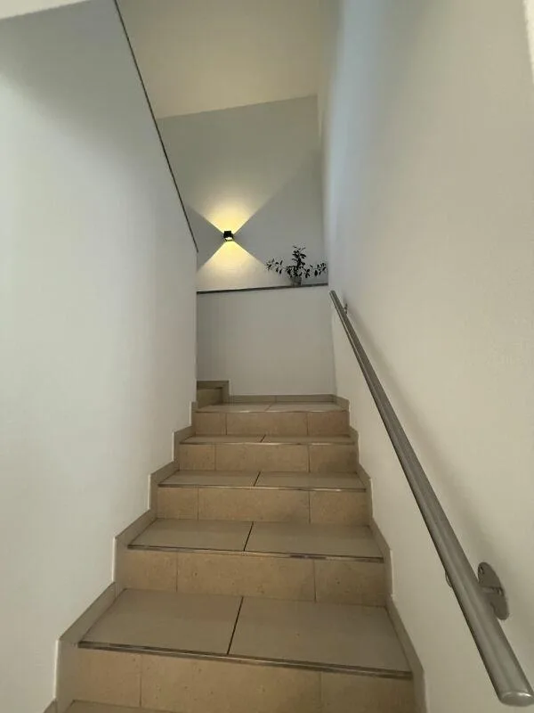 Spaziosa casa bifamiliare con giardino soleggiato - Gorduno