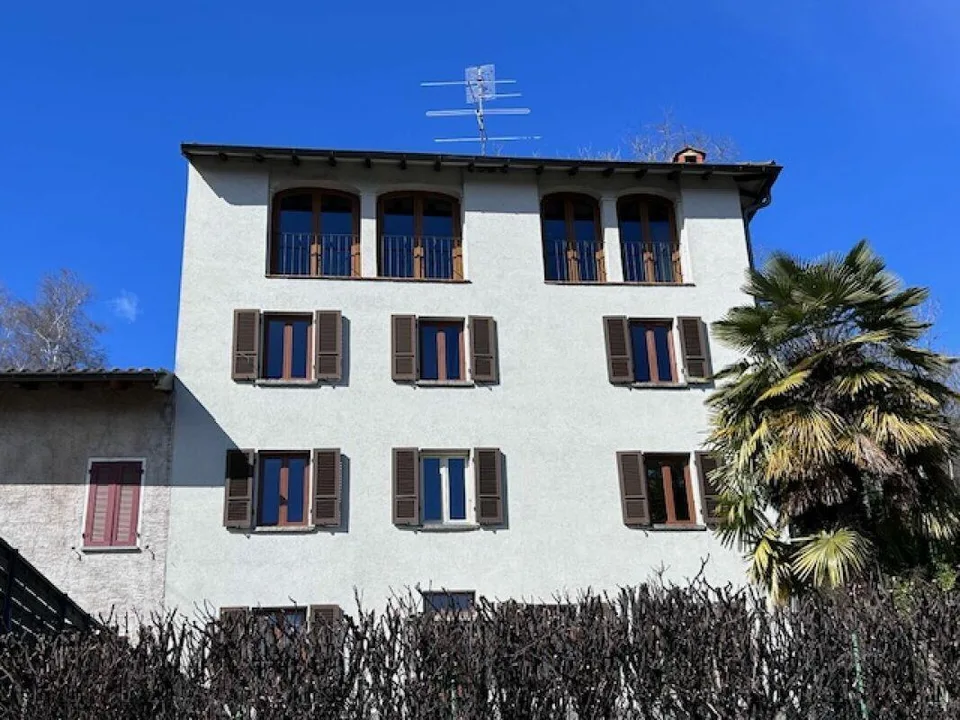 GRANDE CASA CON DUE APPARTAMENTI - GIARDINO E VISTA SPETTACOLARE