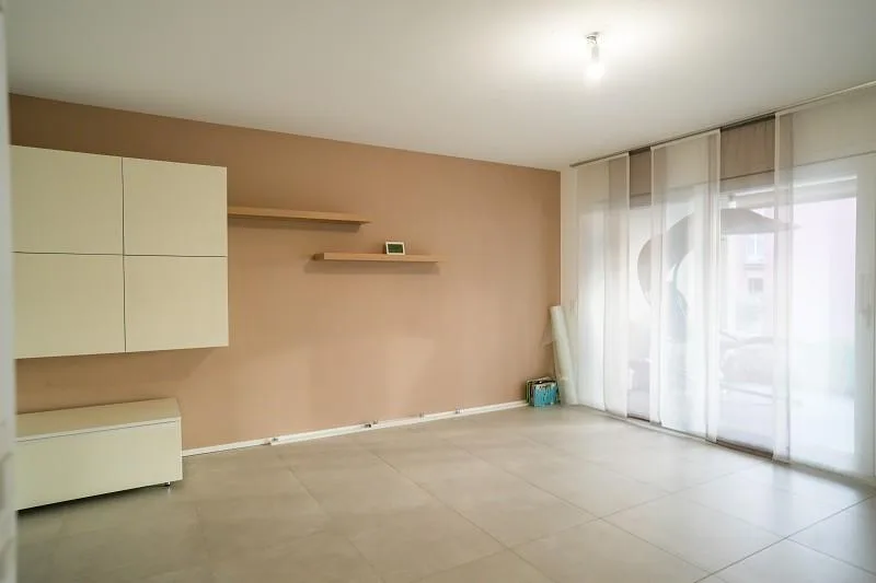 3 1/2-Zimmer-Wohnung im 1. OG an zenraler Lage / appartamento di 3 ...