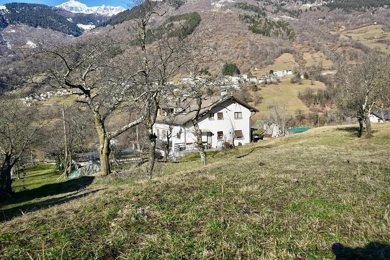 Baulandgrundstück von 587 m2 an sehr sonniger, ruhiger Aussichtslag... – foto 7 di 13