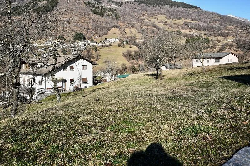 Baulandgrundstück von 587 m2 an sehr sonniger, ruhiger Aussichtslag... – foto 6 di 13