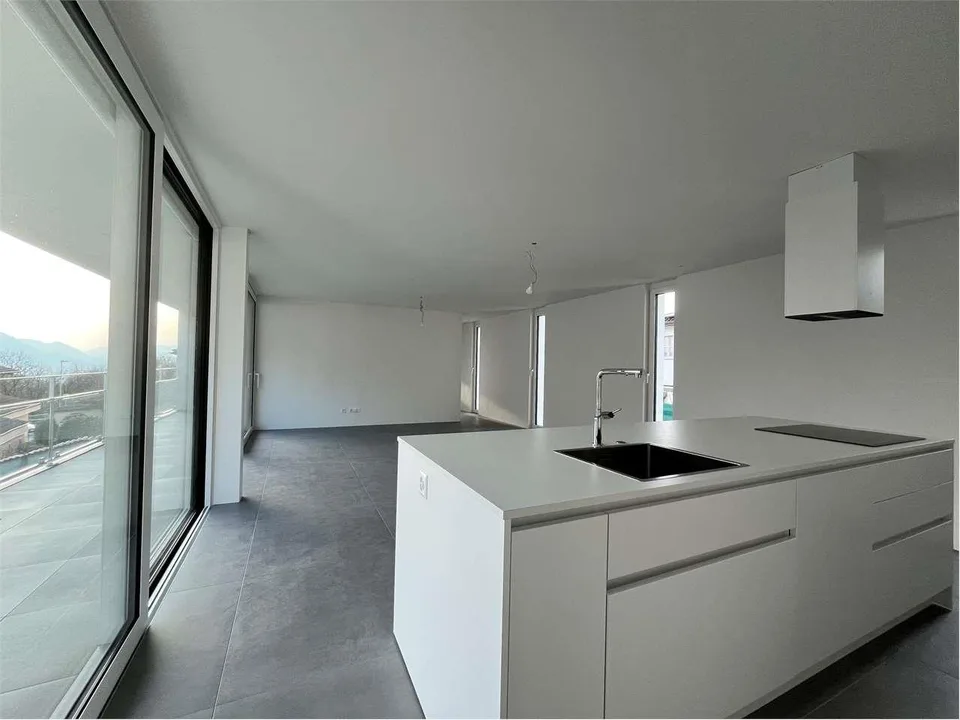 Elegante, Nuovo, Moderno 3.5 locali