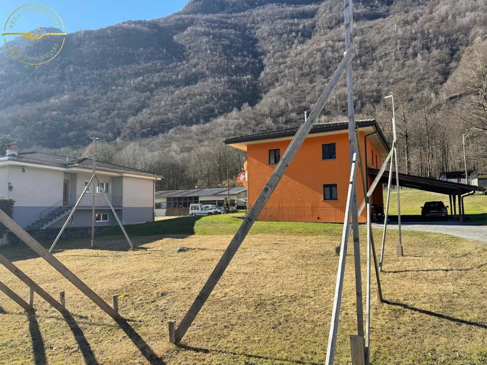 VILLETTA BIFAMILIARE IN COSTRUZIONE A PROSITO