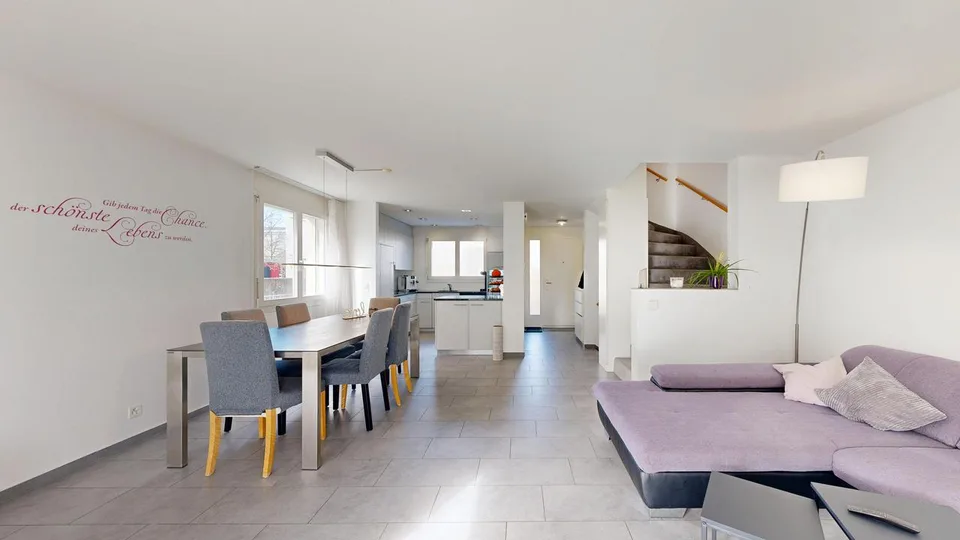 6.5-Zimmer-Reiheneckhaus im Baurecht mit Einstellhallenplatz