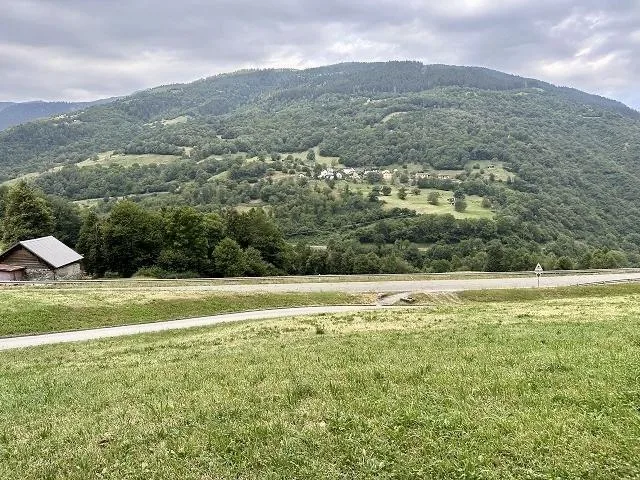 Bauland mit Rustico von 2085 m2 Fläche an sonniger Aussichtslage / ...