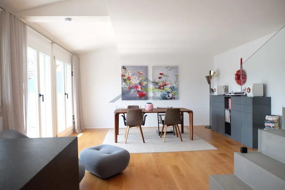 Appartement en duplex moderne et rénové au cœur de St. Johann