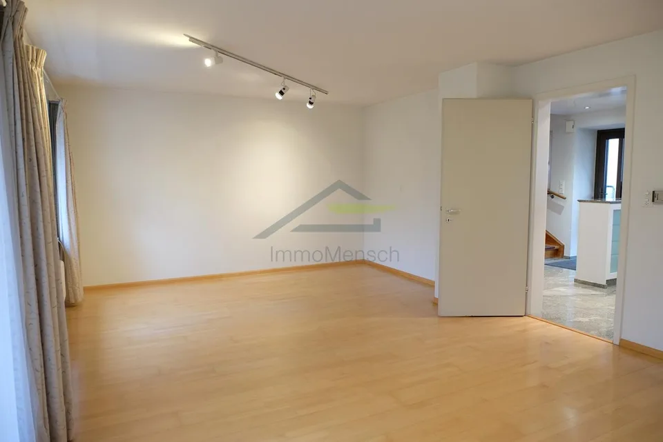 Casa a schiera in posizione tranquilla e privilegiata a Surbaum, Reinach