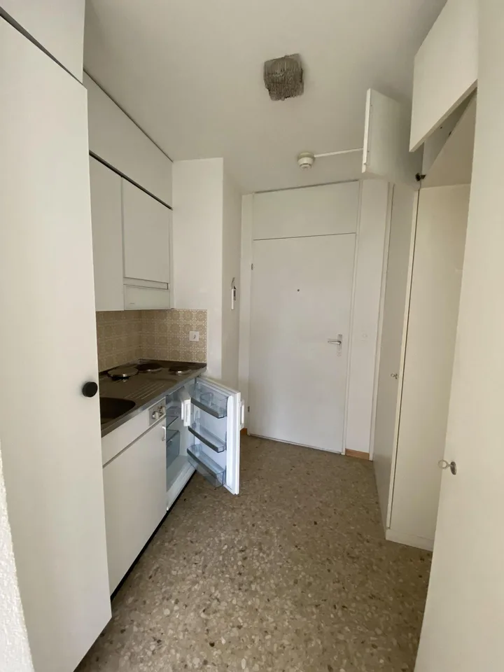Zentrale 3.5 Zimmer-Wohnung oder Praxisräume – photo 8 of 11