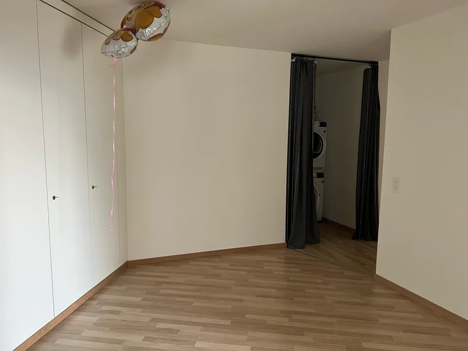 Zentrale, sonnige 2.5 Zimmer-Wohnung