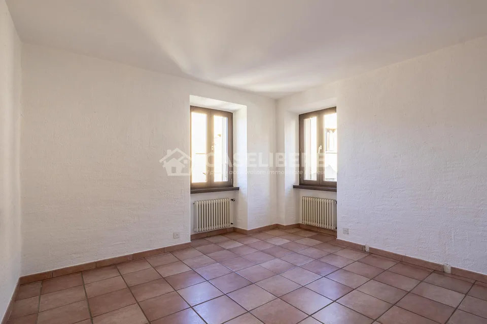 Kernhaus mit Seeblick in Neggio – Foto 11 von 23