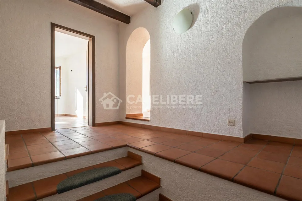 CASA DI NUCLEO CON VISTA LAGO A NEGGIO