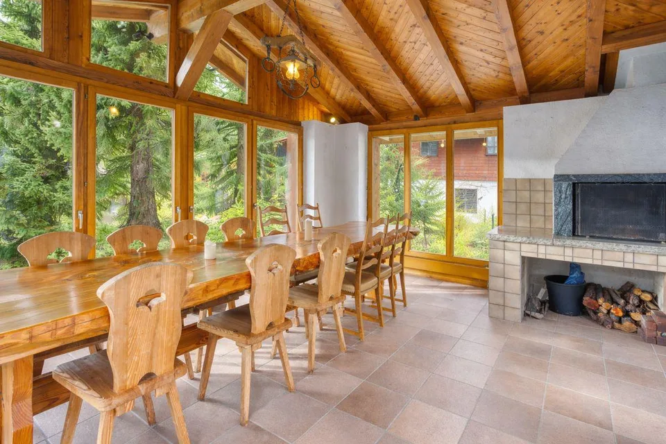ENSEMBLE IMMOBILIER AVEC TERRAIN CONSTRUCTIBLE EN STATION