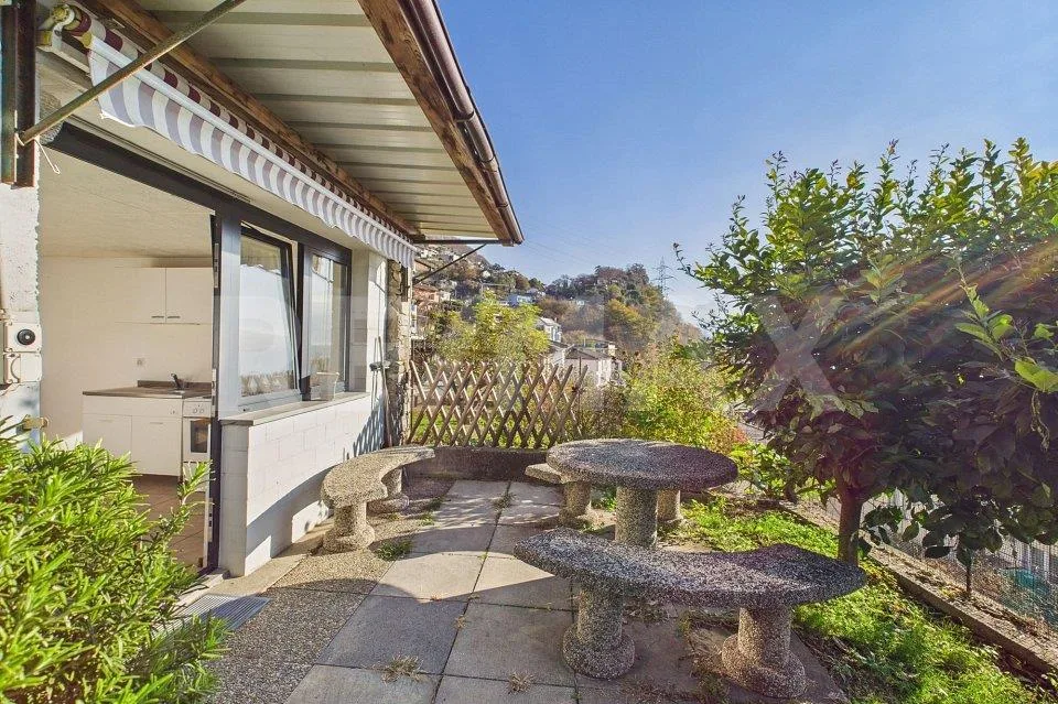 Casa bifamiliare in collina con bella vista e ampio spazio esterno – Foto 7 von 13