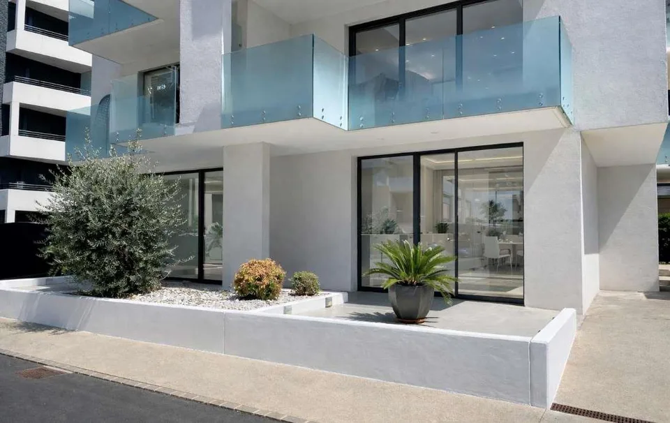Spazio commerciale con giardino privato visibilità prestigio e funzion – photo 7 sur 9