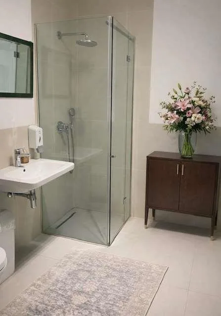 Spazio commerciale con giardino privato visibilità prestigio e funzion