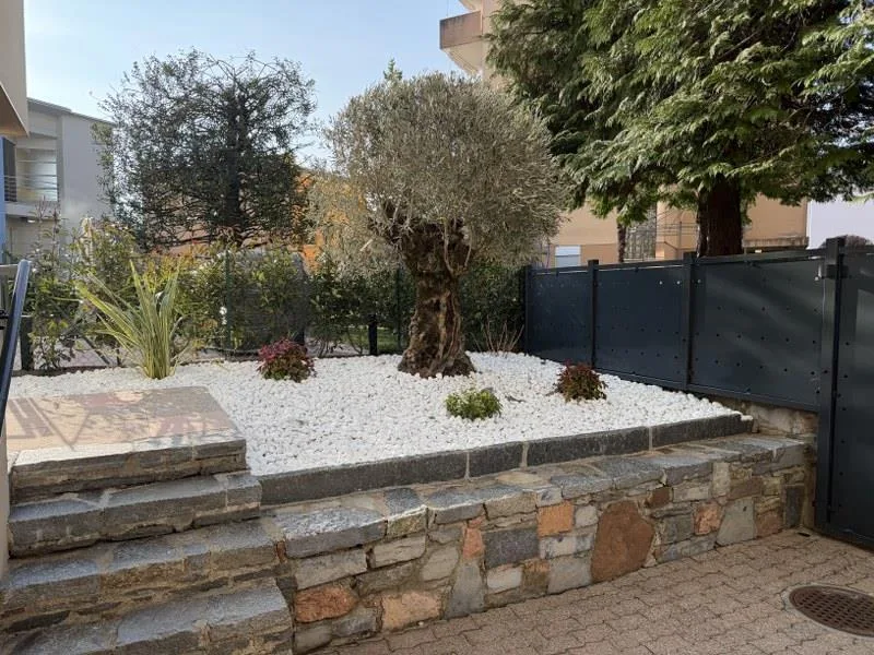 MONOLOCALE IN ELEGANTE PALAZZINA COMPLETAMENTE RISTRUTTURATA