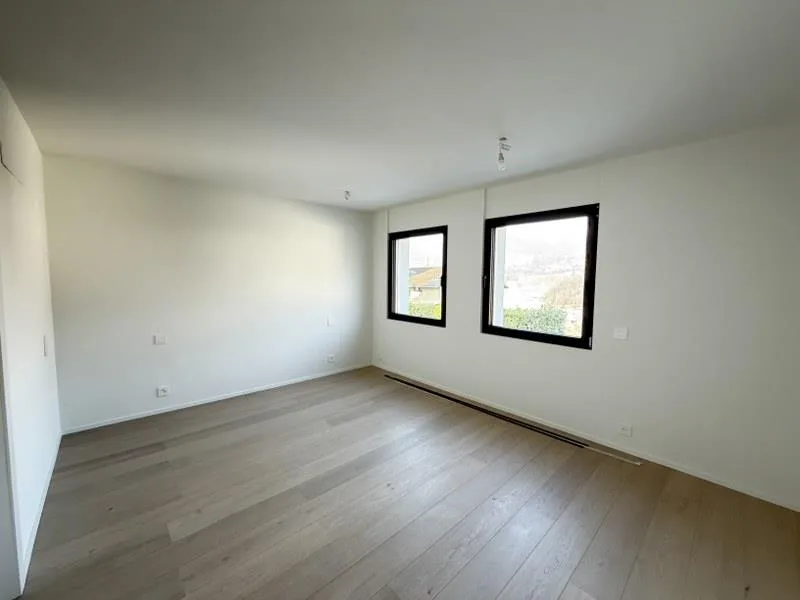 APPARTAMENTO 4.5 LOCALI CON GIARDINO AD USO ESCLUSIVO IN ELEGANTE P... – Foto 7 von 13