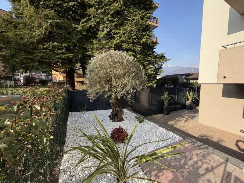 APPARTAMENTO 4.5 LOCALI CON GIARDINO AD USO ESCLUSIVO IN ELEGANTE P... – Foto 12 von 13