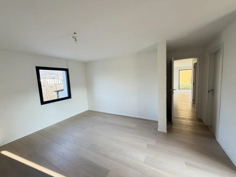 APPARTAMENTO 4.5 LOCALI CON GIARDINO AD USO ESCLUSIVO IN ELEGANTE P... – Foto 9 von 13