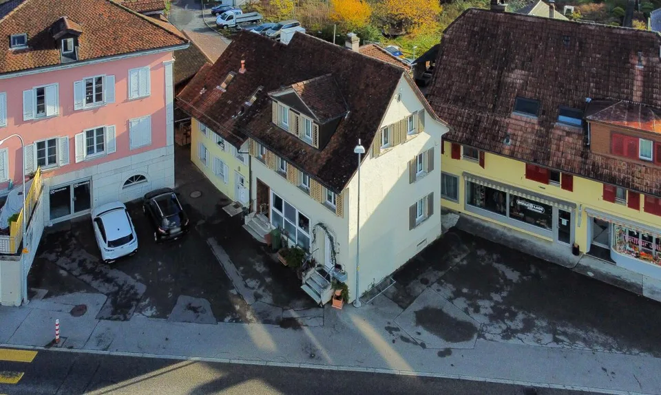 Doppelhaushälfte mit Einliegerwohnung in Balsthal