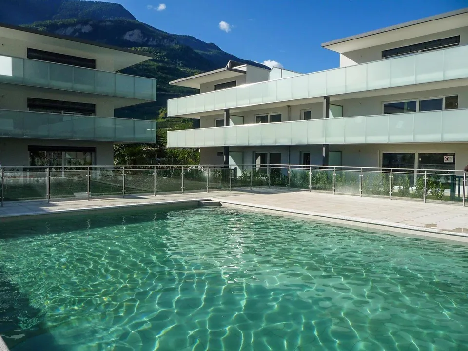 Garden level with swimming pool!