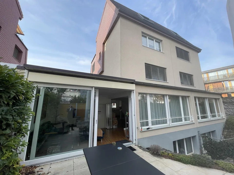 6.5-Zimmer Doppel-Einfamilienhaus mit Garage in Birsfelden/BL